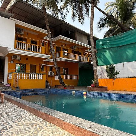 Aura Rooms & Swimming Pool, Calangute Ngoại thất bức ảnh