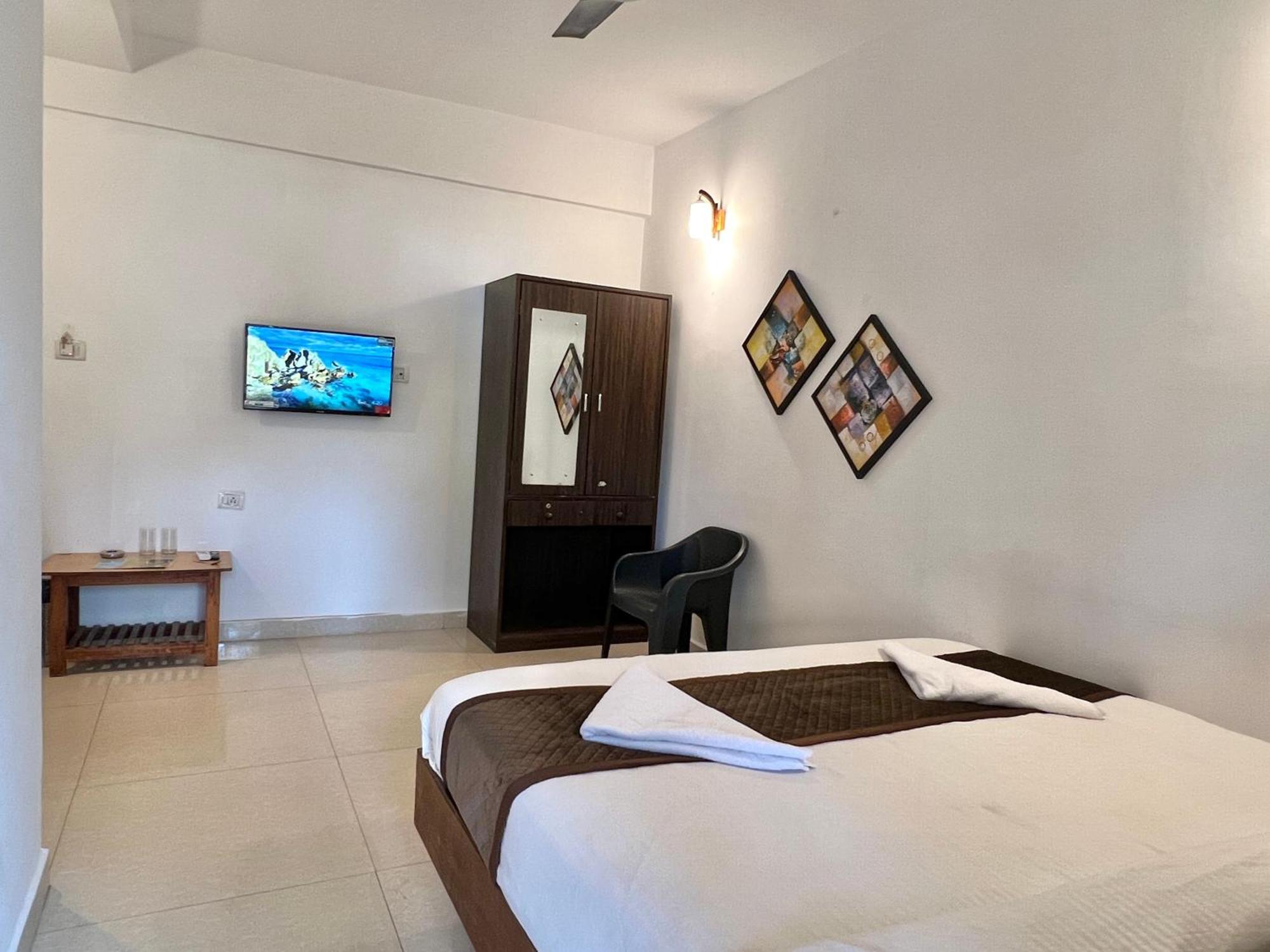 Aura Rooms & Swimming Pool, Calangute Ngoại thất bức ảnh