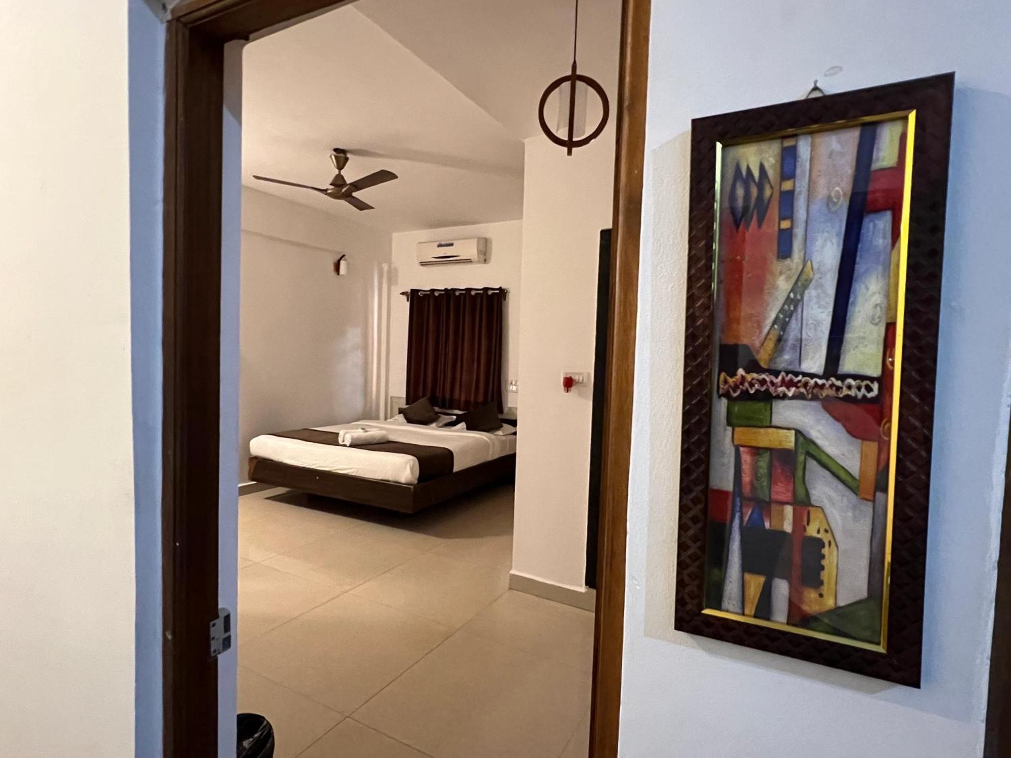 Aura Rooms & Swimming Pool, Calangute Ngoại thất bức ảnh