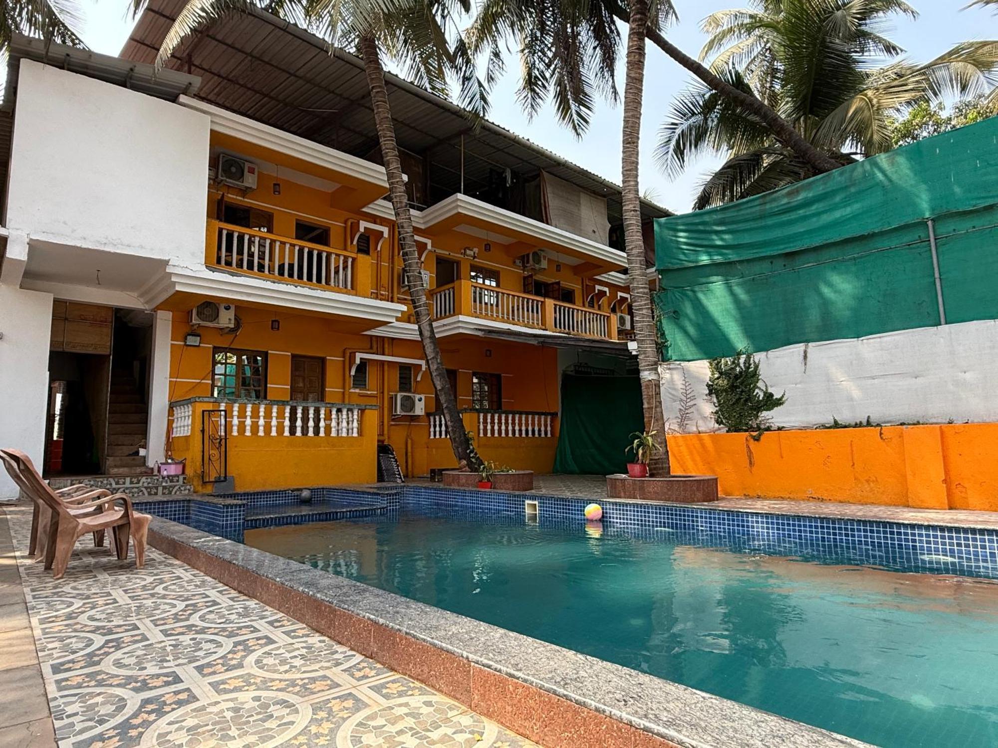 Aura Rooms & Swimming Pool, Calangute Ngoại thất bức ảnh