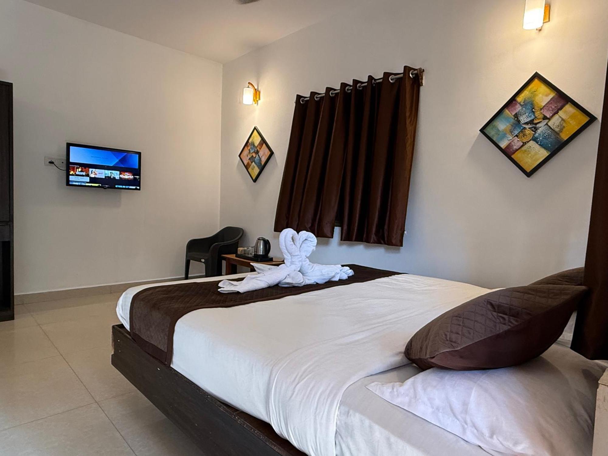 Aura Rooms & Swimming Pool, Calangute Ngoại thất bức ảnh